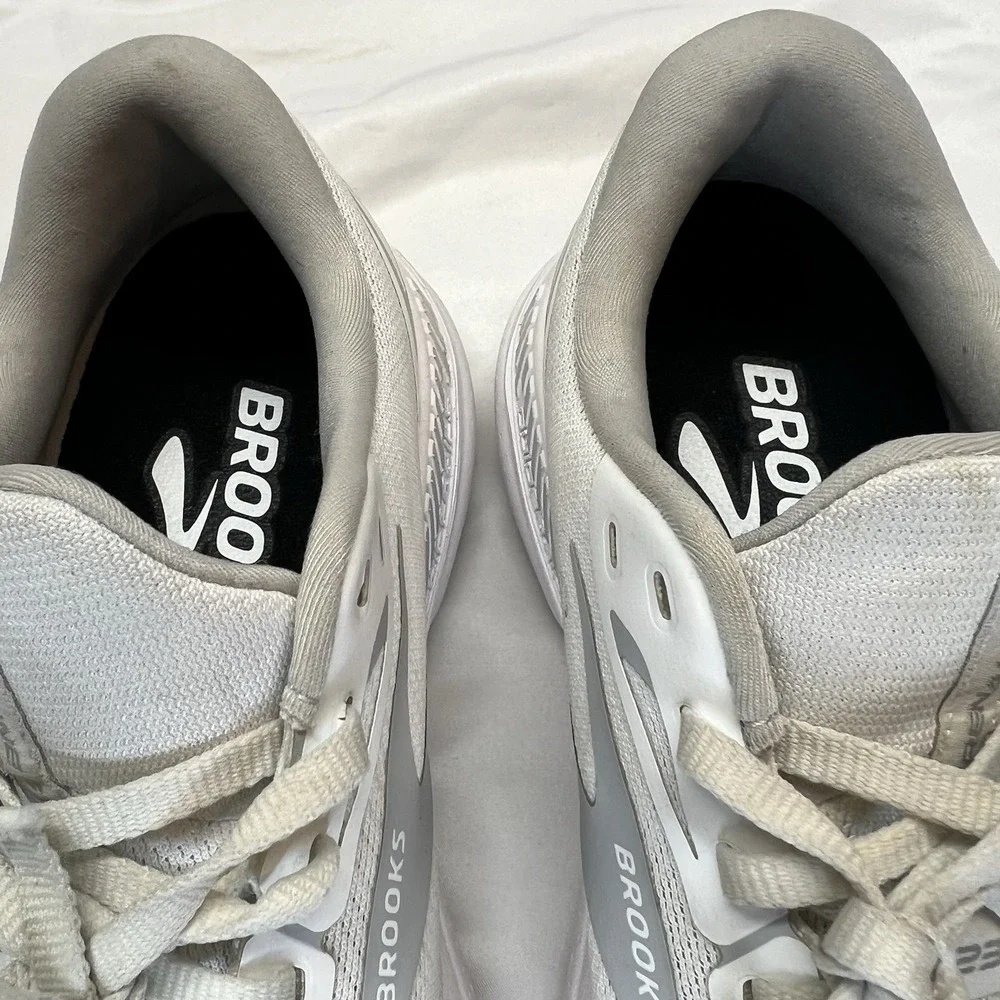 Brooks Adrenaline GTS 23 Women's Size 12 B (Medium) Running Shoes White Gray‎